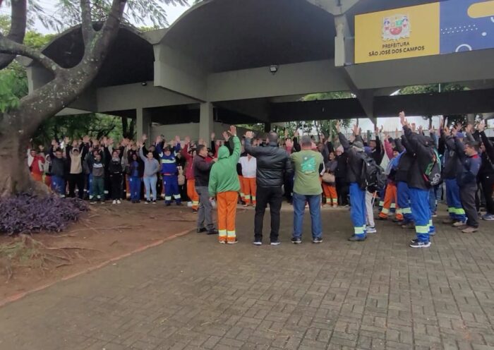 Greve da Urbam continua após impasse no TRT em São José