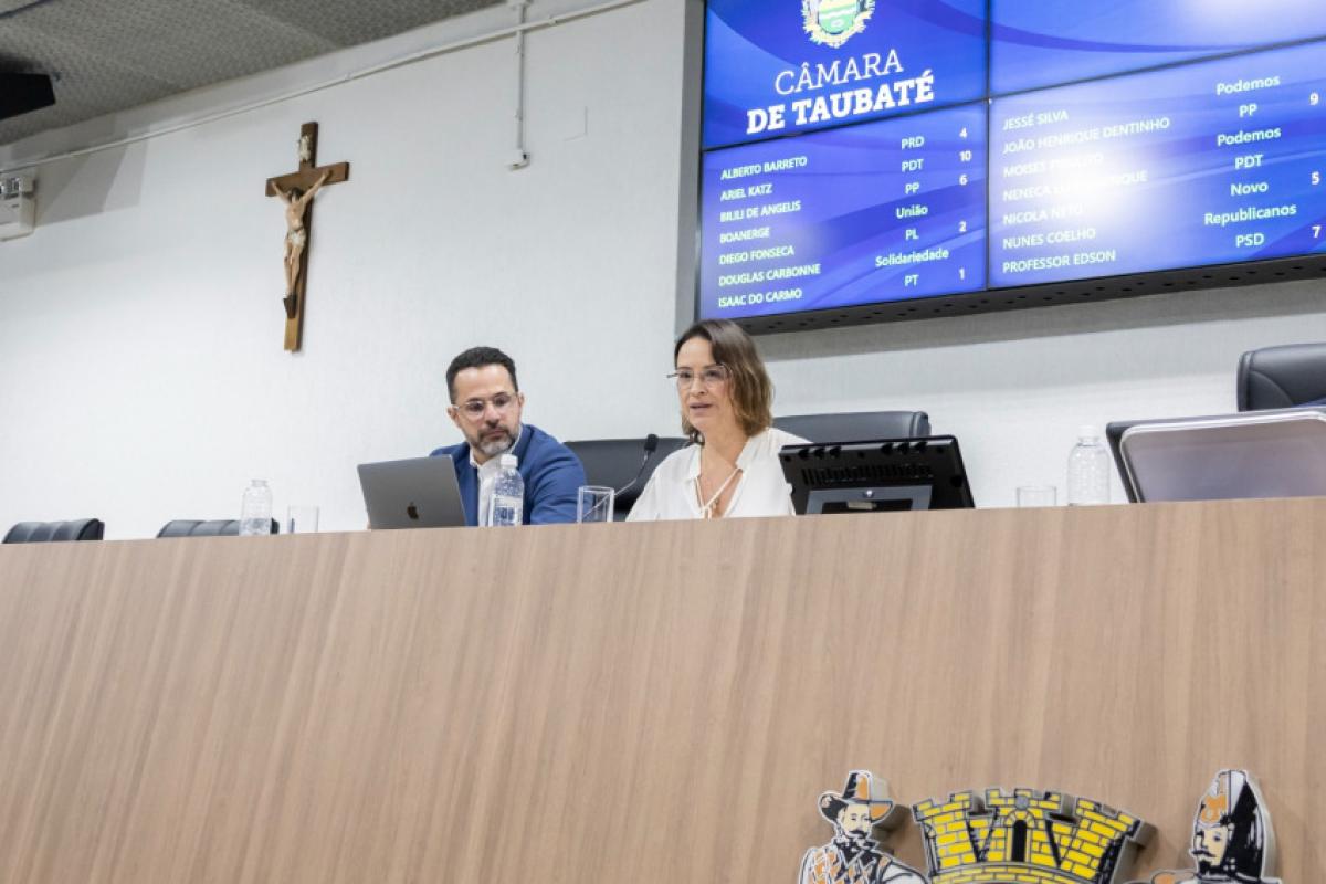 A nova reitoria Unitau será formada por Letícia Maria Pinto da Costa, como reitora, e Alexandre de Paiva Luciano, como vice-reitor