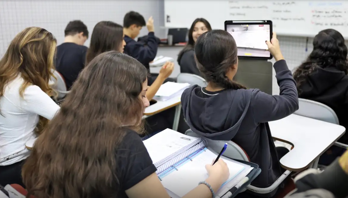alunos dentro de sala de aula; Enem 2026: inscrições terminam nesta sexta-feira (5)