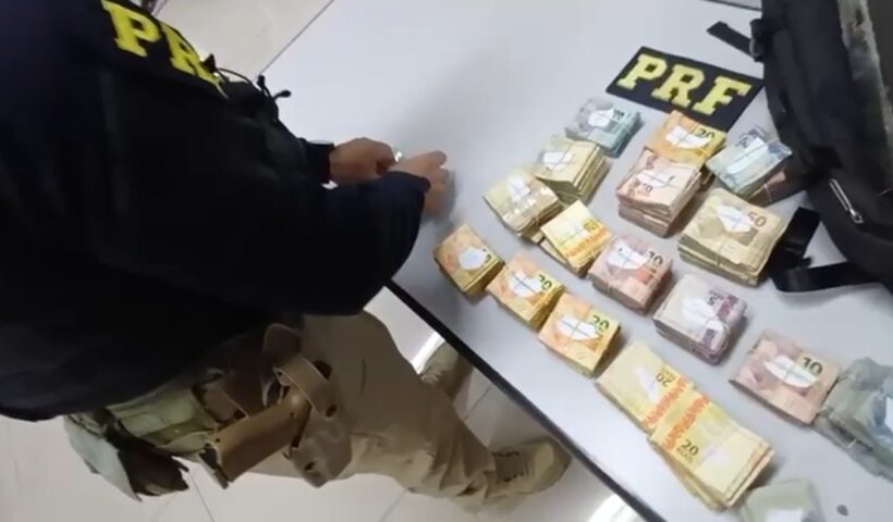 PRF apreende mais de R$ 73 mil na Dutra e investiga lavagem de dinheiro