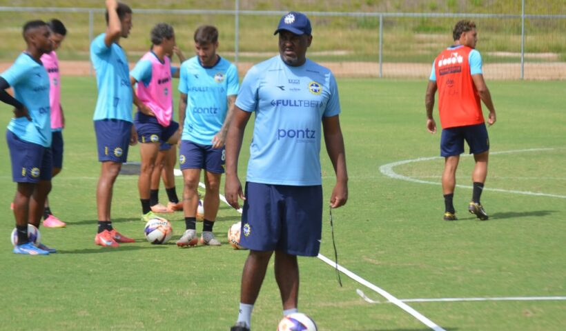 Jorge Castilho deixou o comando da Águia na segunda semana da intertemporada visando a Copa Paulista