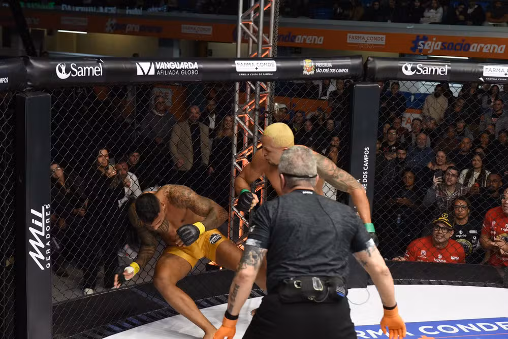 Ernane Pimenta nocauteou Guilherme Silva em menos de dois minutos no Jungle Fight 151