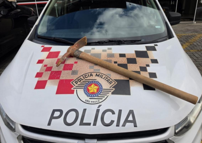 Homem é preso por violência doméstica após ameaçar a companheira com uma picareta na zona norte de São José dos Campos.