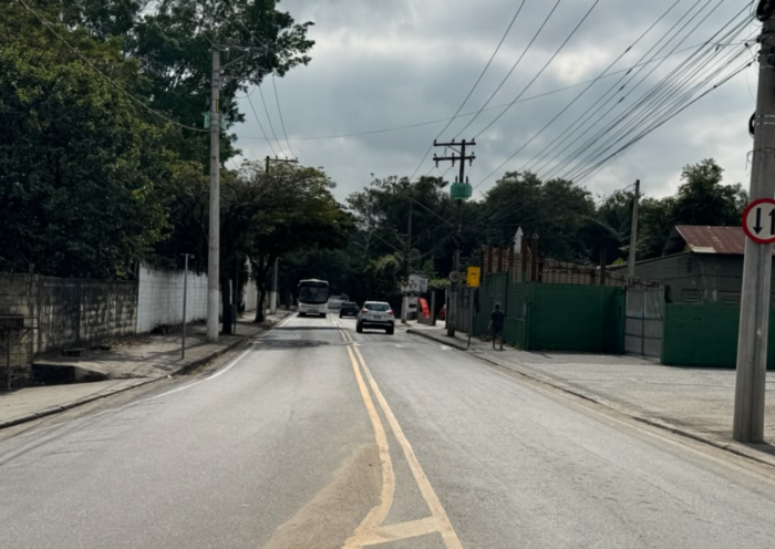 Trecho de avenida próximo à Via Dutra, na região sul de Jacareí, será interditado para reconstrução do asfalto. Obras devem durar 10 dias.