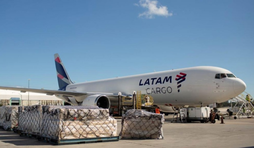 Aeroporto de São José dos Campos passa a ter quatro voos cargueiros semanais para Miami, ampliando a capacidade logística e as operações.