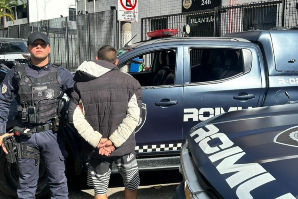 Adolescente é detido pela GCM e drogas são apreendidas no bairro Esplanada Santa Terezinha, em Taubaté, durante patrulhamento.