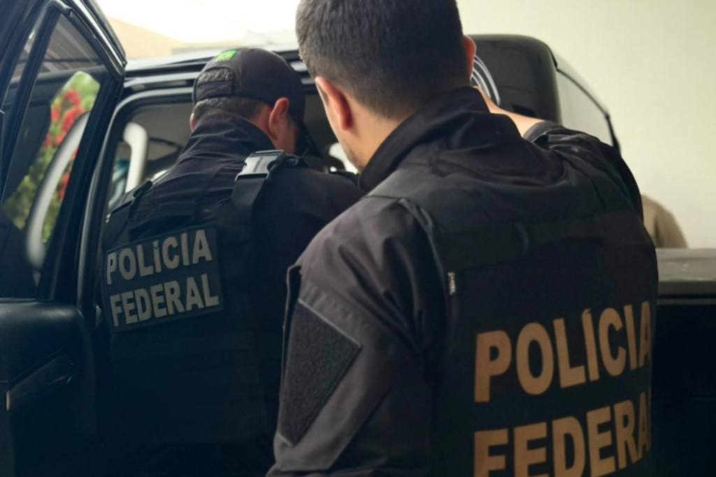 PF investiga fraude contra agência da Caixa em Jacareí. Suspeitos usavam documentos falsos para abrir contas e obter empréstimos.