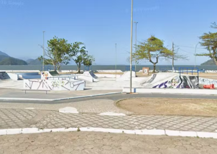 Um homem de 29 anos morreu após levar golpes de faca em uma pista de skate no bairro Barra da Lagoa, em Ubatuba. O suspeito fugiu.