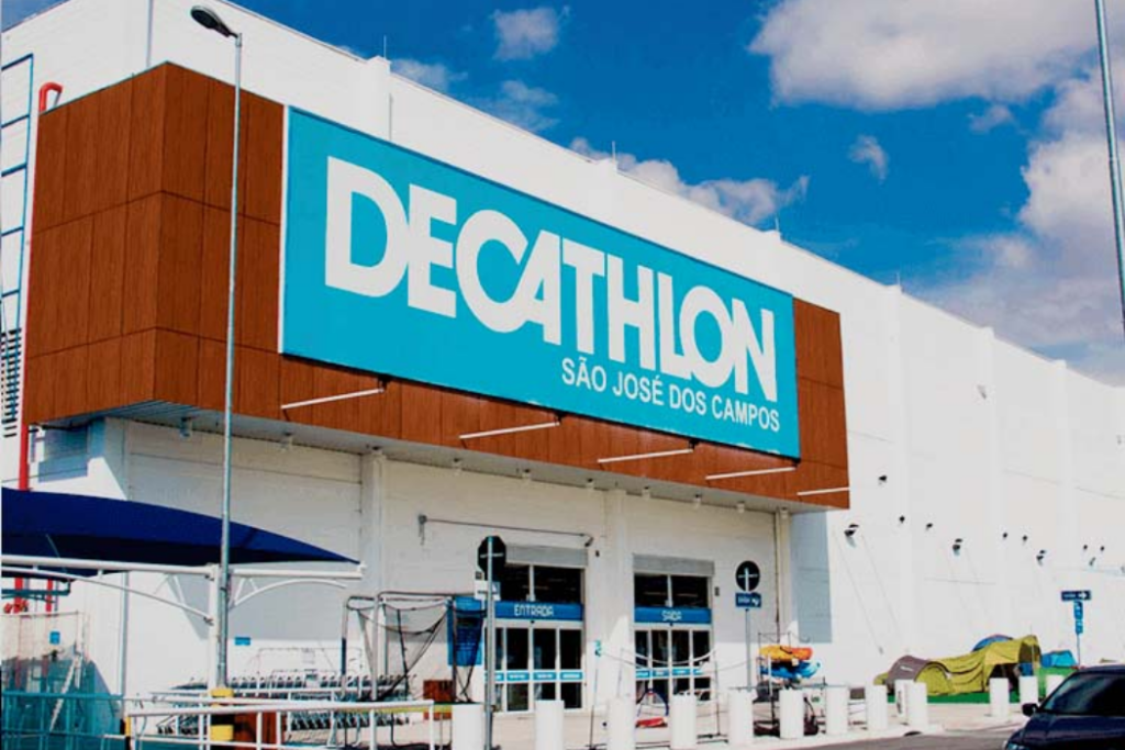 Vagas de emprego abertas em São José dos Campos para vendedor e jovem aprendiz na Decathlon, com oportunidades no varejo esportivo.