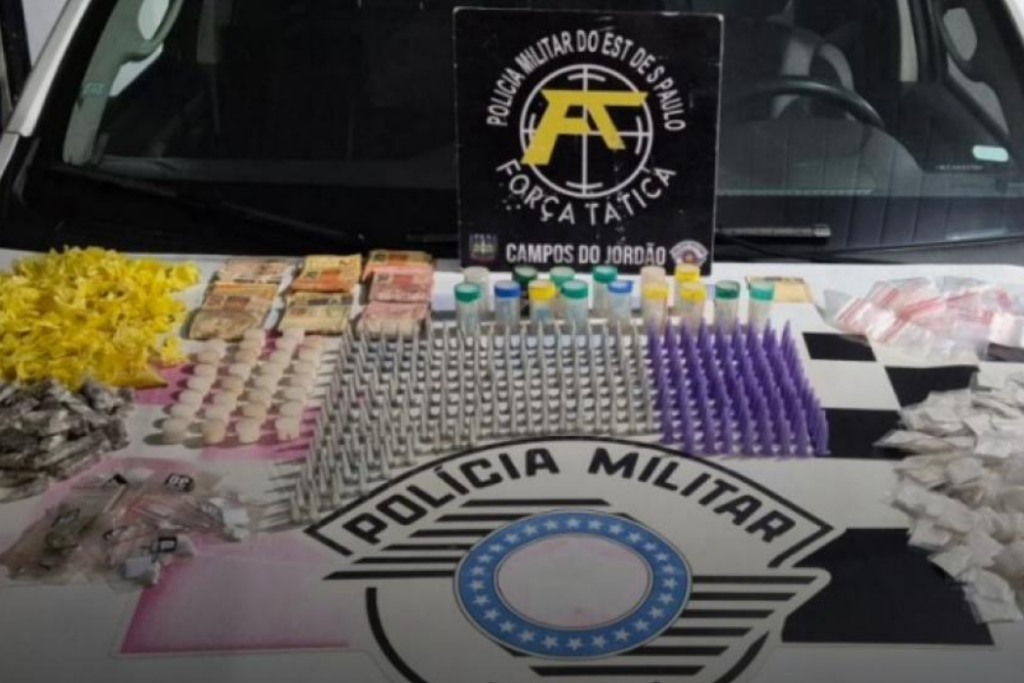 Polícia Militar prende homem e apreende 1,16 kg de drogas durante operação no bairro Vila Santo Antônio, em Campos do Jordão.