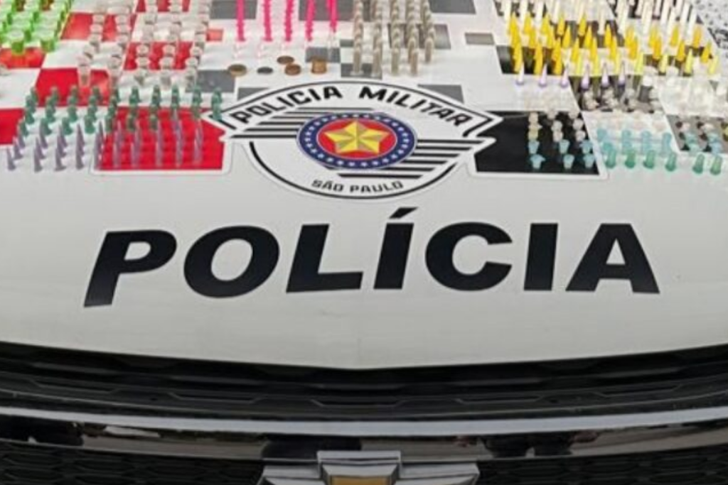 Polícia Militar apreende drogas e dinheiro durante operação no bairro Alto da Ponte, em São José dos Campos, na tarde desta quarta-feira (17).