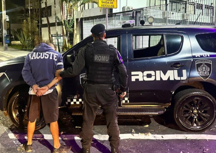 Homem é preso por tráfico de drogas durante a Operação Impacto Integrada em Taubaté. GCM apreende entorpecentes, dinheiro e celular