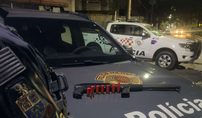BAEP prende homem por posse ilegal de arma de fogo em Taubaté durante patrulhamento no bairro Gurilândia e apreende espingarda