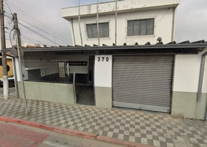Ataque a tiros em comércio deixa comerciante morto no Jardim Santo Antônio, em Jacareí. Polícia Civil investiga o caso.