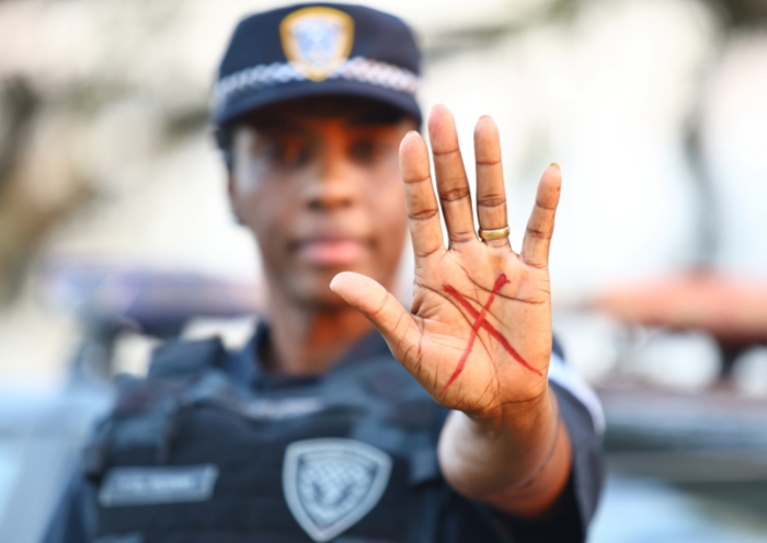 Patrulha Maria da Penha registra 2.710 atendimentos e 111 prisões por descumprimento de medidas protetivas em São José dos Campos.