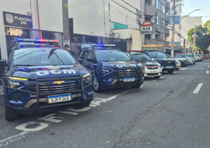 GCM de Taubaté prendeu um homem procurado por roubo durante patrulhamento no Parque Urupês. Suspeito tinha mandado de prisão