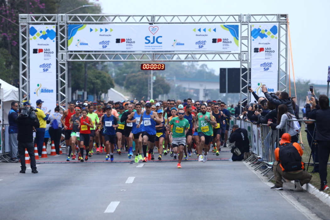 Inscrições da Corrida de Aniversário de São José dos Campos abrem para público. Prova acontece em 26 de julho com percursos de 5 km e 15 km.