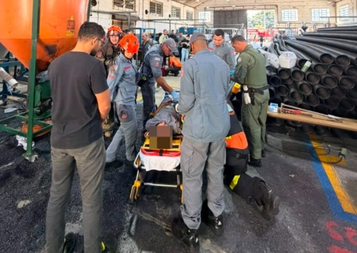 Trabalhador prende mão em triturador em SJC e é levado às pressas para São Paulo