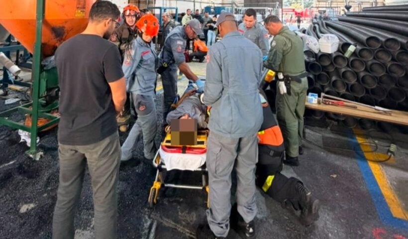 Trabalhador prende mão em triturador em SJC e é levado às pressas para São Paulo