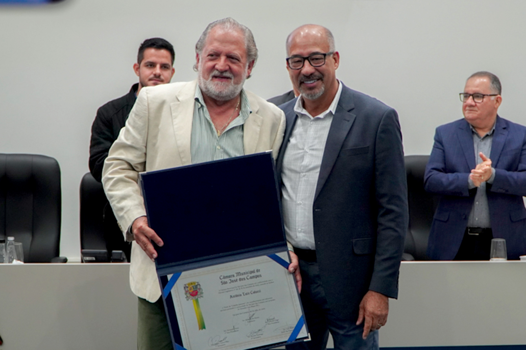 Toninho Colucci ao lado de Lino Bispo