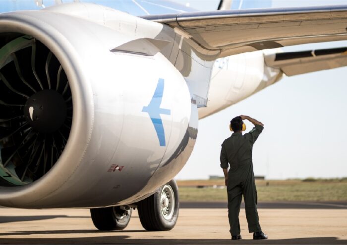 Embraer busca engenheiros para mestrado no ITA e futuras vagas de emprego
