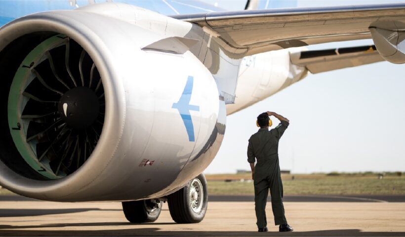 Embraer busca engenheiros para mestrado no ITA e futuras vagas de emprego