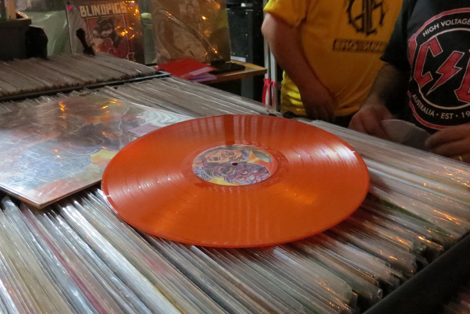 Feira de vinil reúne 15 mil discos em edição histórica no Shopping Jardim Oriente