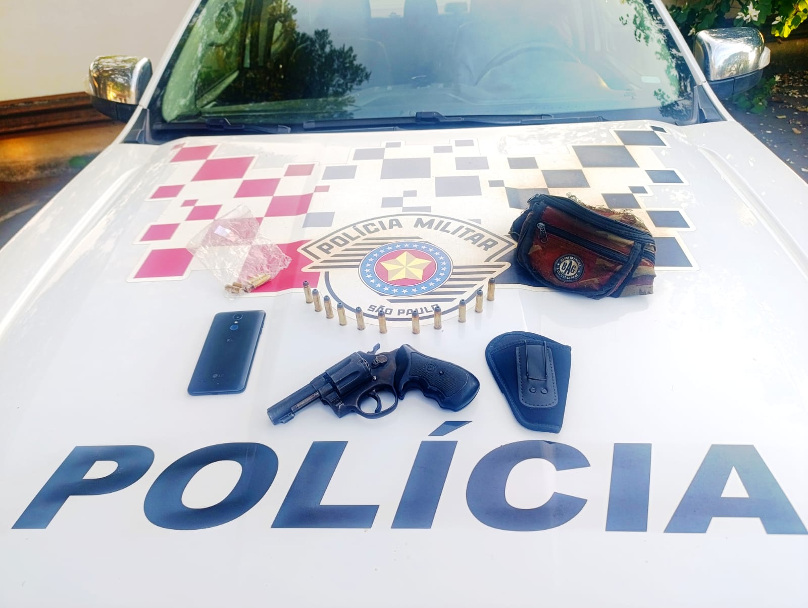 Fuga pelos telhados termina com prisão de suspeito de duplo homicídio armado em Potim
