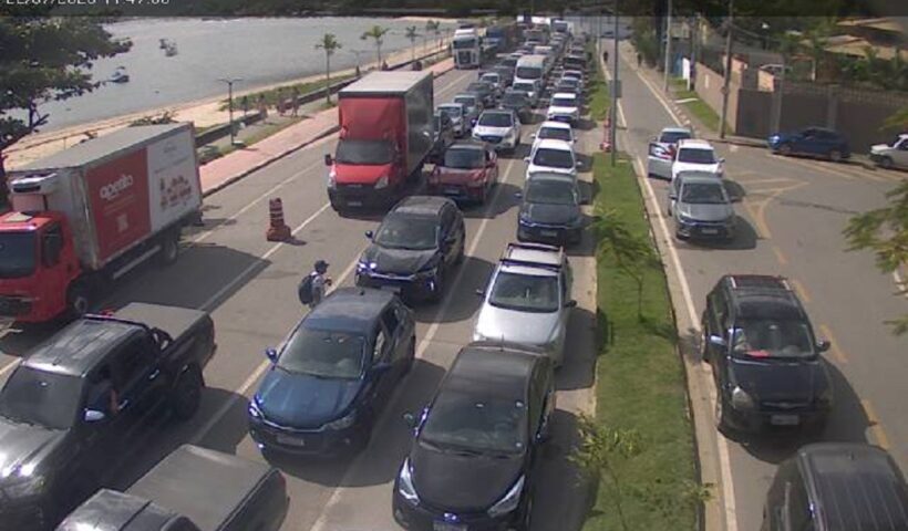 Ventos fortes interrompem balsa entre Ilhabela e São Sebastião