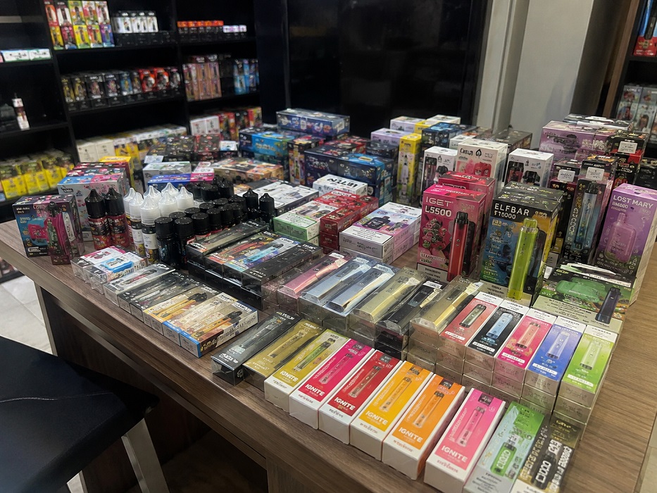 Empresário é preso por suspeita de contrabando de cigarros eletrônicos, na Zona Sul de SJC