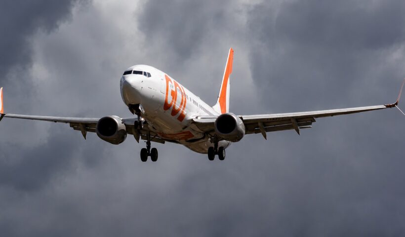 Embraer anuncia venda de até 45 jatos para grupo controlador da Gol e da Avianca