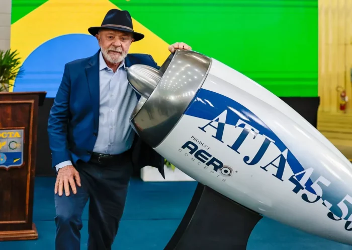 No último dia 13, o presidente Lula esteve no Instituto de Aeronáutica e Espaço, em São José dos Campos