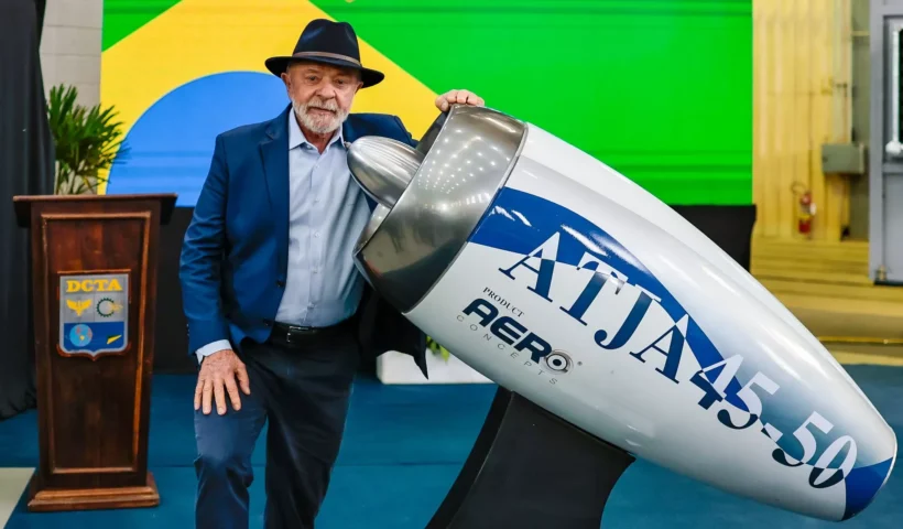 No último dia 13, o presidente Lula esteve no Instituto de Aeronáutica e Espaço, em São José dos Campos