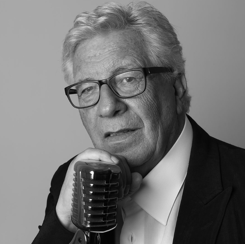 Morre Peppino di Capri, ícone da música italiana, aos 86 anos