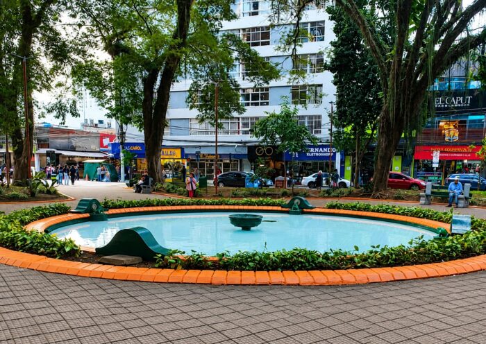 Praça do Sapo passa por revitalização no Centro de São José dos Campos