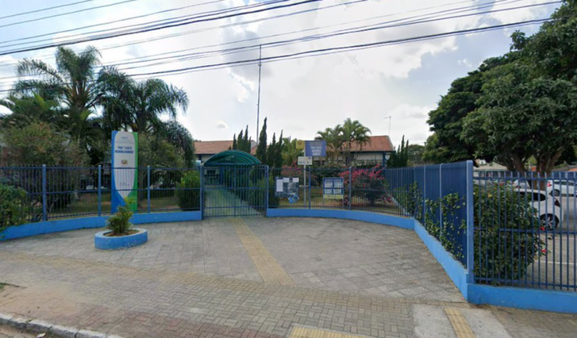 Professora de São José dos Campos sofre colapso nervoso após alunos colocarem um pedaço de vidro em seu copo com água.