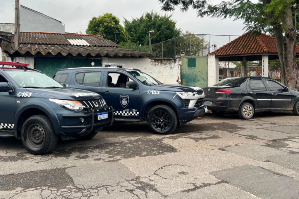 GCM de Taubaté recuperou um veículo furtado e prendeu um suspeito no bairro Hércules Marson. Município já recuperou 21 veículos em 2026.
