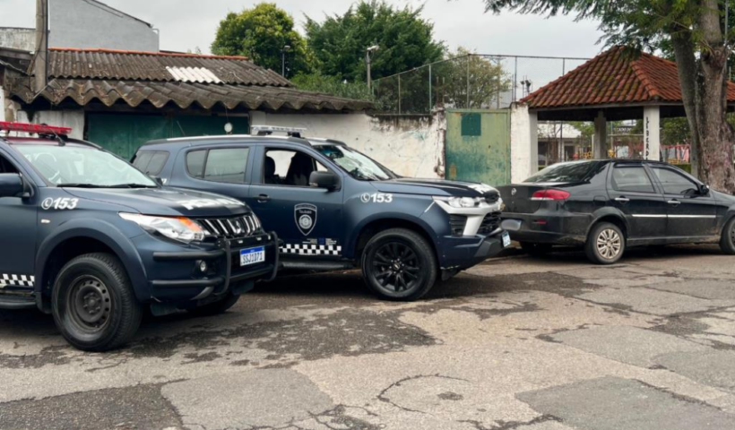 GCM de Taubaté recuperou um veículo furtado e prendeu um suspeito no bairro Hércules Marson. Município já recuperou 21 veículos em 2026.