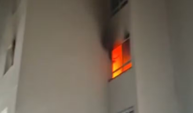 Incêndio atinge apartamento em condomínio de São José dos Campos, provoca grande quantidade de fumaça e mobiliza o Corpo de Bombeiros.