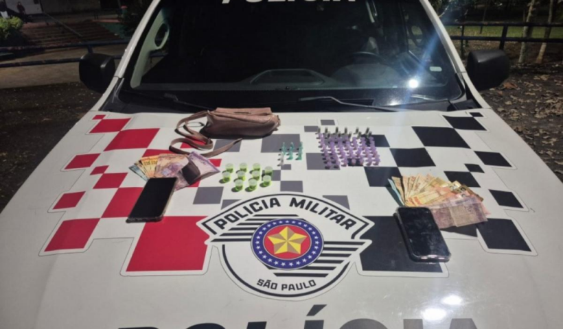 Casal é preso por tráfico de drogas no bairro Alto da Ponte, em São José dos Campos. Polícia apreendeu crack, maconha e R$ 1.020 em dinheiro.