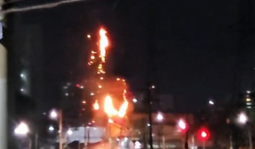 Balão caiu sobre a rede elétrica no Jardim Paulista, em São José dos Campos, e provocou uma explosão que assustou moradores e motoristas.