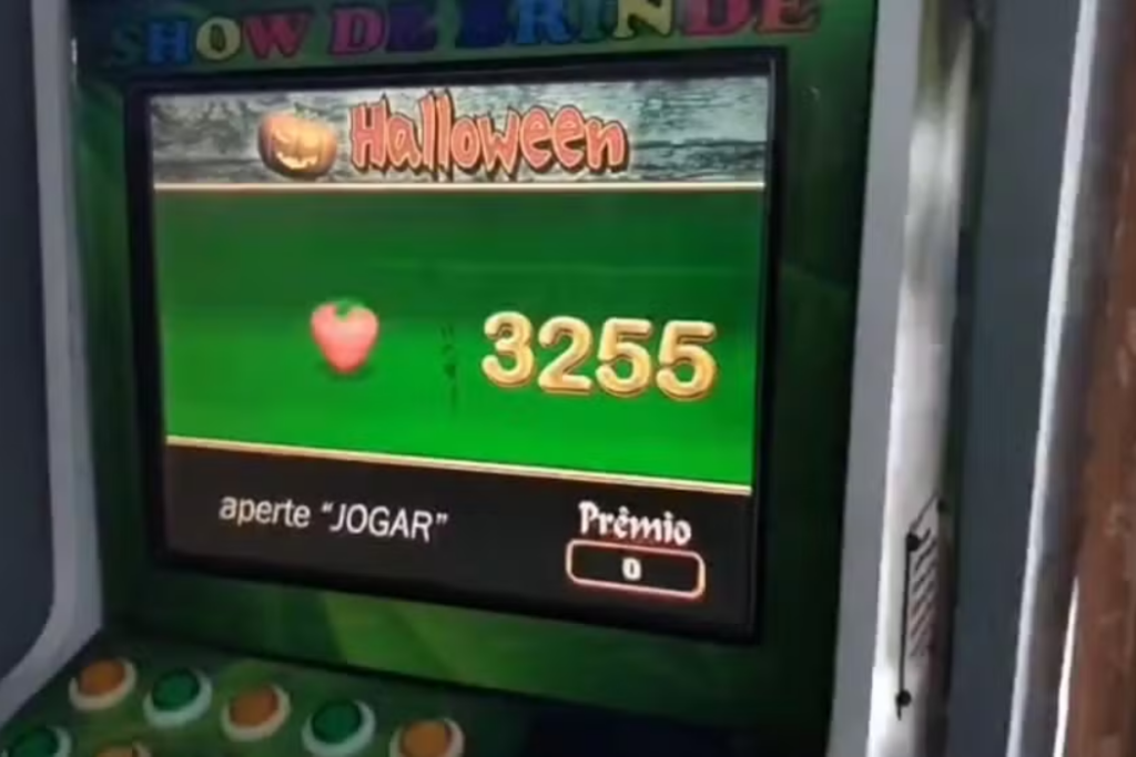Polícia Civil apreende máquinas caça-níquel e equipamento de vídeo bingo durante a Operação Game Over em Taubaté.