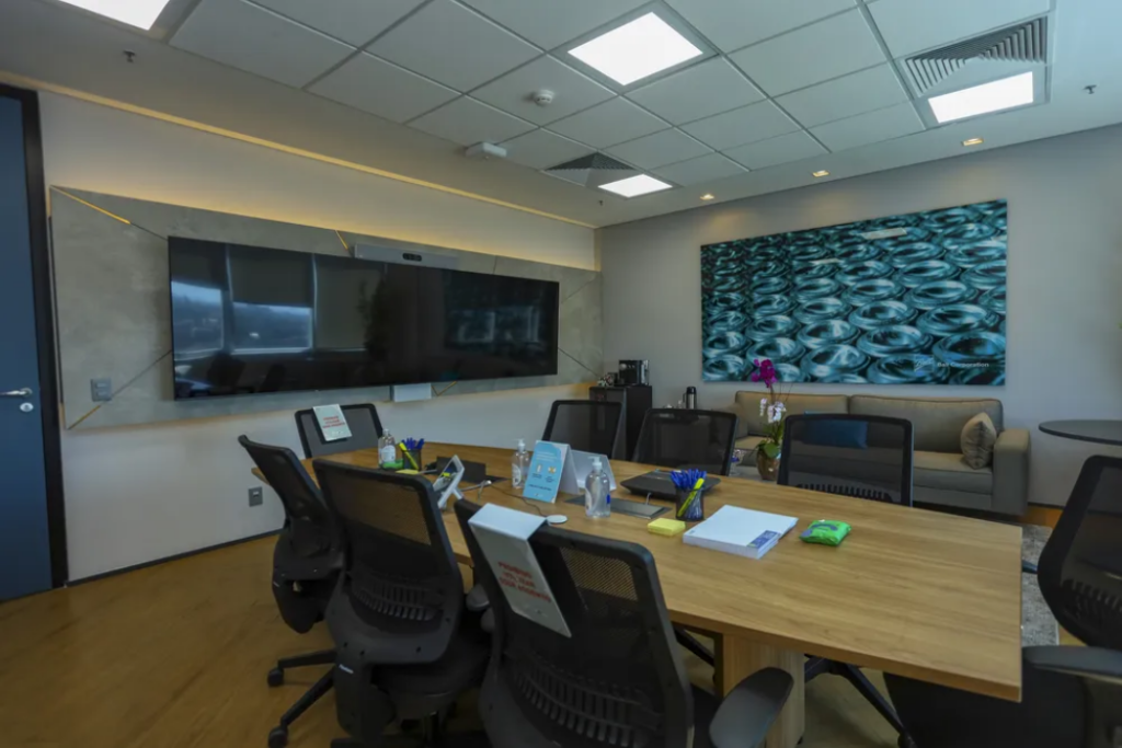 Ball Corporation abre vagas de emprego em São José dos Campos para áreas de TI, RH, gestão e operações. Confira cargos e requisitos.
