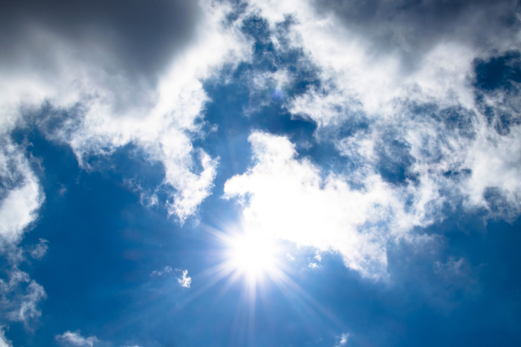 Previsão do tempo aponta fim de semana de sol e sem chuva no Vale do Paraíba e Litoral Norte. Confira as temperaturas para São José dos Campos, Taubaté, Campos do Jordão e região.