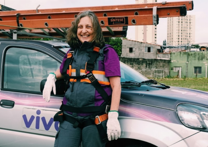 Vivo abre vagas de emprego para técnicos em São José dos Campos, com oportunidades em fibra óptica, atendimento e vaga para mulheres.