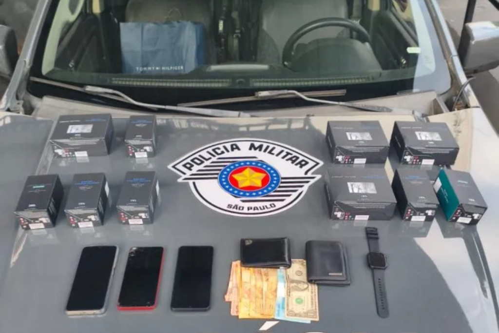 BAEP prende suspeitos de integrar grupo especializado em furtos em shopping de São José dos Campos. Polícia recuperou produtos de lojas