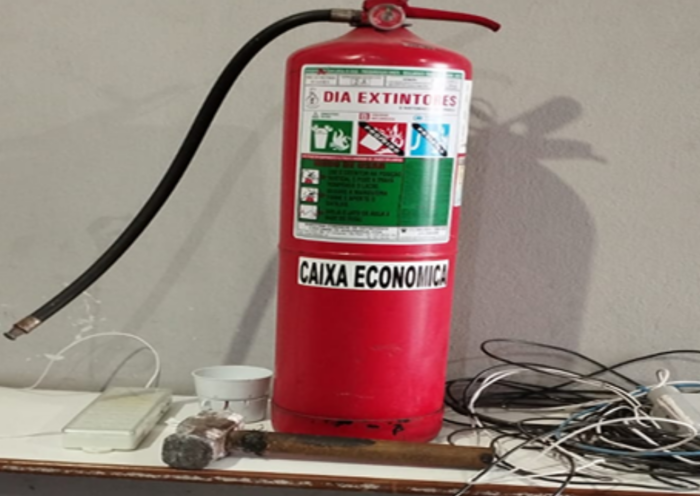 Homem é preso em Jacareí após tentativa de furto de fios de cobre em imóvel em reforma no bairro Jardim Beira Rio. Caso ocorreu na madrugada.