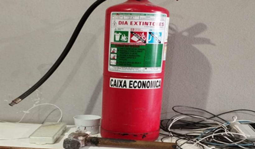 Homem é preso em Jacareí após tentativa de furto de fios de cobre em imóvel em reforma no bairro Jardim Beira Rio. Caso ocorreu na madrugada.