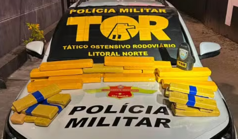 Homem é preso com mais de 30 kg de maconha escondidos em um fundo falso de carro na Rodovia Oswaldo Cruz, em Ubatuba.