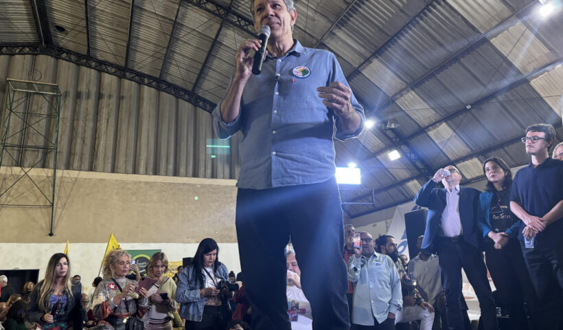 Em São José dos Campos, Haddad disse que pretende revisar o contrato da Sabesp e apresenta propostas para o Vale do Paraíba.